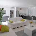 Gorgeous In بيت للعطل